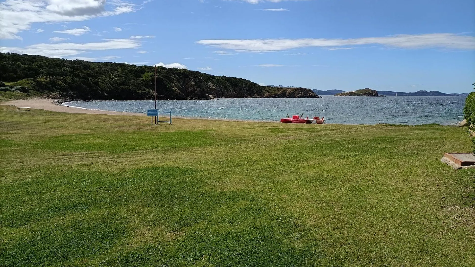 Апартаменты Porto Cervo Localita Cala Del Faro. Affitto Bilocale Con Portico E Giardino.